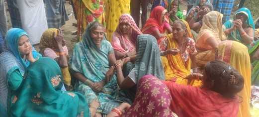 The body of a young man was taken out of the well after 24 hours, causing an uproar