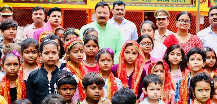 Navami: Performed havan and worshipped the girl child, bid farewell to the Mother Goddess