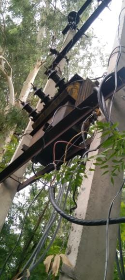 Electricity was out for eight and a half hours in 20 villages of Tundla.