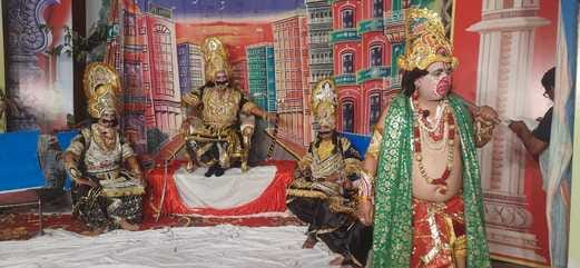 Ravana's mighty warriors could not lift Angad's foot.