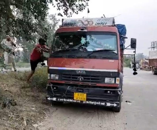 The driver's body was found in the truck cabin and the secret was revealed by the smell.