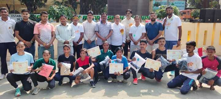 Shoaib became the best runner in walking and Gungun in women's category.