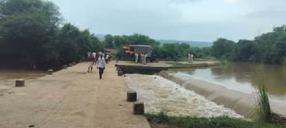 A man went missing while bathing in the Tamsa River; SDRF and police teams are searching for him.