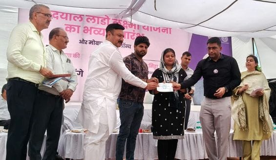 40 newly married couples benefited from the inter-caste marriage scheme.