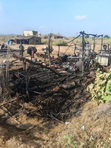 A fire broke out in a kutcha house, destroying all the belongings.