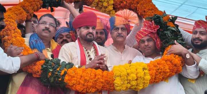 Brijbhushan Singh appealed to the Kshatriyas to remain united.