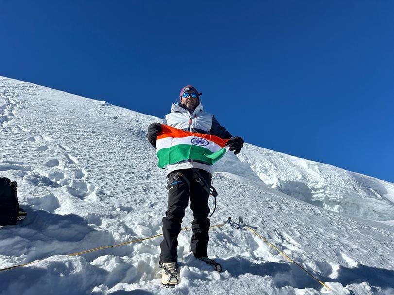 Manoj hoisted the tricolor on Kala Nag Peak
