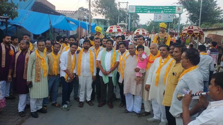 Baldev became like Agrasen in the procession.