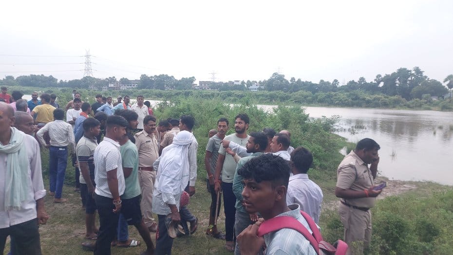 Nalanda news Major accident during idol immersion in Nalanda, three teenagers drowned in river went missing