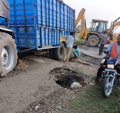 Three kilometers of road was uprooted in the flood, vehicles were stranded