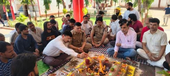 Chants of Goddess Durga echoed within the prison walls.