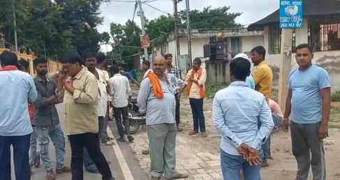 Muzaffarpur Bihar news : family return to worship accident by unkown vehicle one died five injured