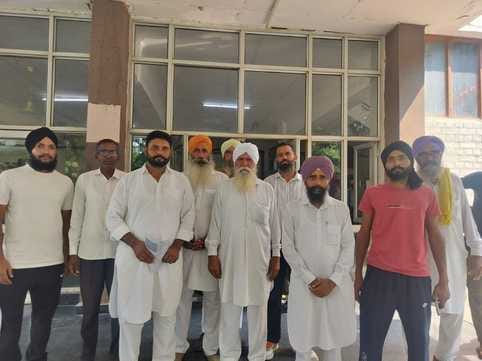 Sarpanchs and panchs from 11 villages mobilized to remove the Ratia Market Committee Chairman