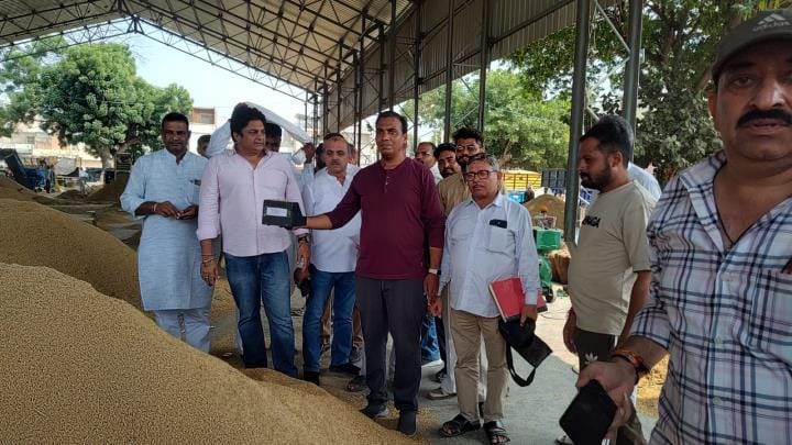 PR paddy arrived in Sirsa Mandi on the first day