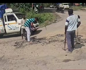 Patchwork for potholes begins on Dharamshala-McLeodganj bypass road