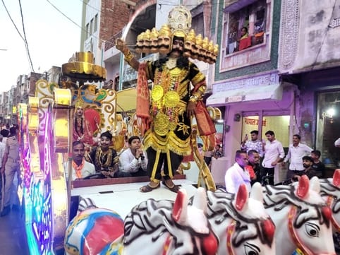 A fierce competition took place between two arenas on Vijayadashami