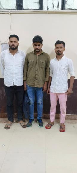Three miscreants arrested for cheating by changing ATM cards