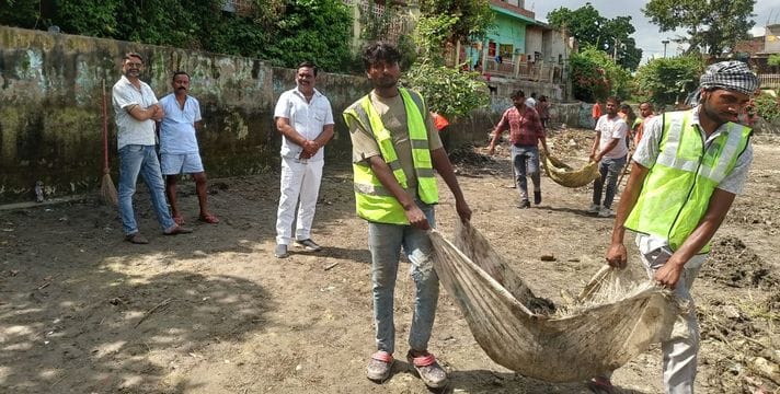 Amrit Sarovar cleaned, broken gate repaired