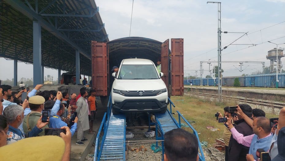 Srinagar, Goods Train, Cars Reached in Anantnag