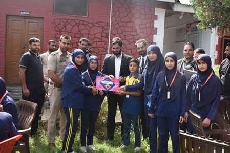 Bandipora Police, Alix Garden School, Awareness Programme
