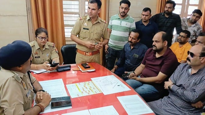 Traders met the CO to reveal the theft.
