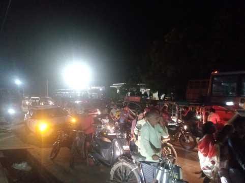 Traffic jam in the city after effigy burning