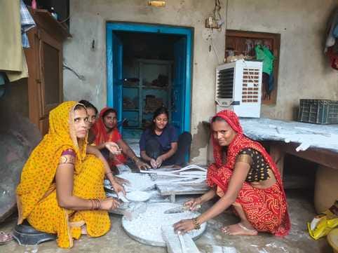 The sweetness and aroma of Gatta of Babatmau has made its place in Kannauj.
