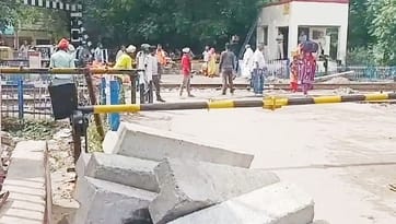 After a week, the Railways again carried out repair work at Barahi Gate on Friday