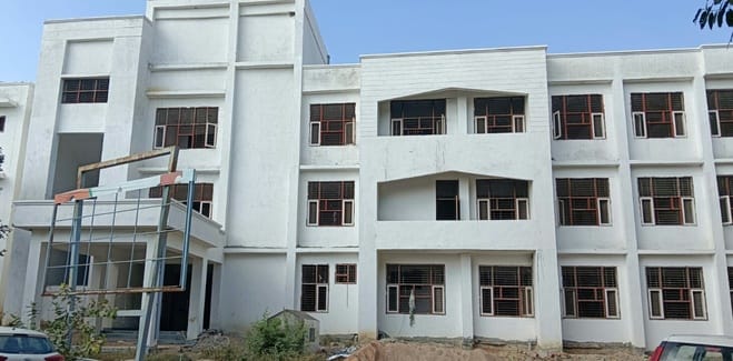 SDM inspected the tehsil building under construction.