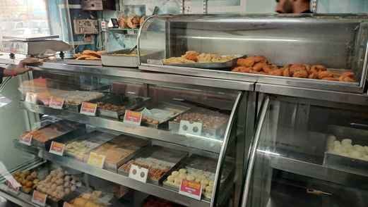 No expiry date, no rate, arbitrariness under the guise of selling sweets
