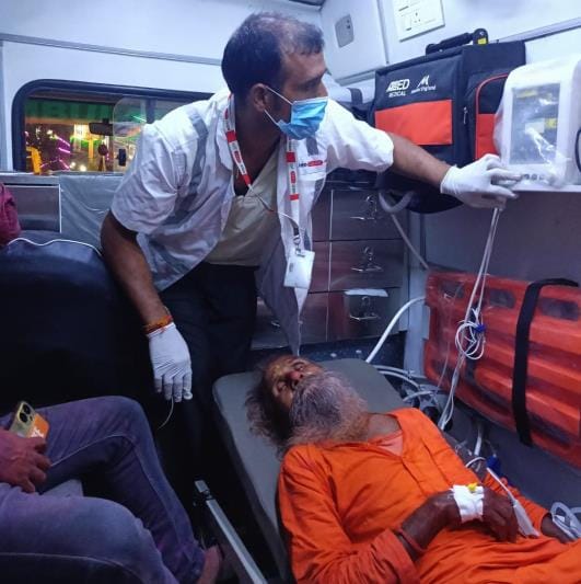 Two vehicles were electrocuted during idol immersion, injuring 11 people.