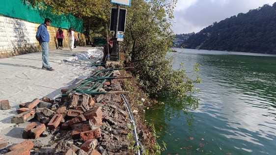 Subsidence increased on Lower Mall Road, roadside angles removed for repairs