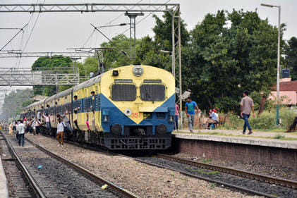 Jhansi: LTT weekly special train will run from October 13, will depart from Varanasi