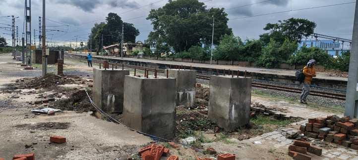 Foot overbridge construction begins at Audhihar Junction, 10 crore rupees will be spent