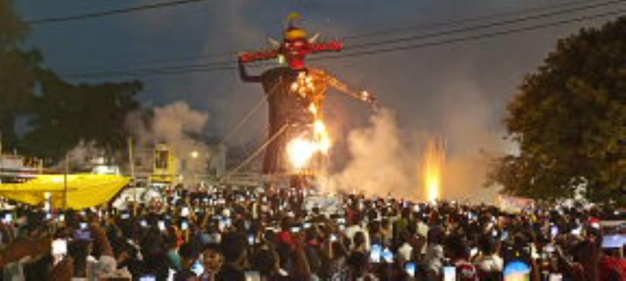 Dussehra celebrated with great enthusiasm, Ravana's effigy burnt