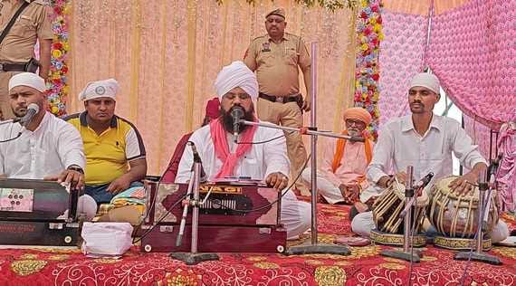Concentration of mind is necessary in satsang: Sant Mandeep