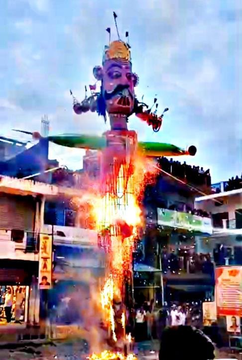 Jai Shri Ram echoed along with the burning of Ravana.