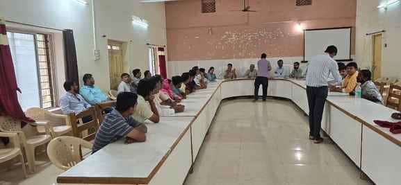 अधिकारियों की बैठक