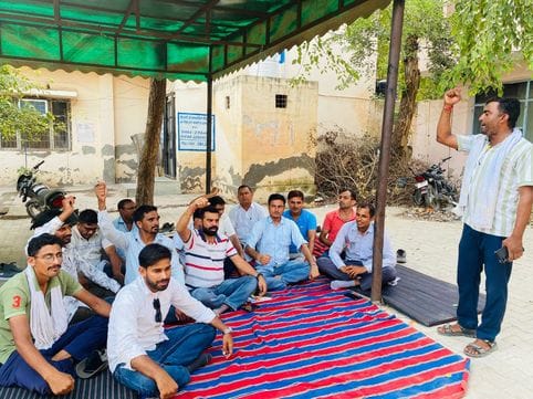 HSEB Worker Union protested against SDO