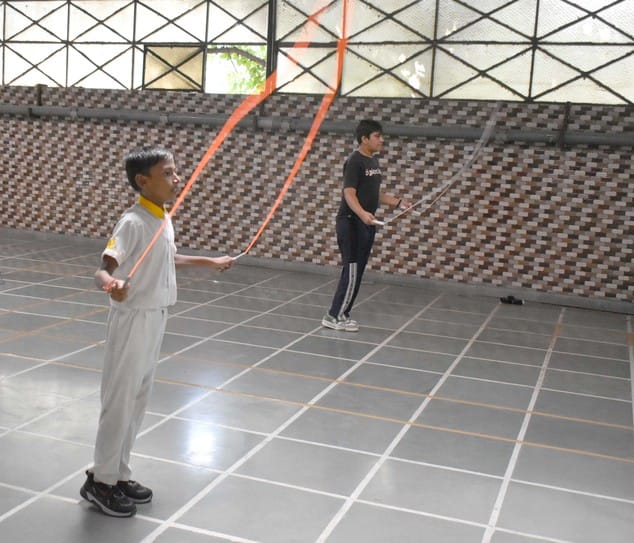 Sports tournament begins, exciting matches of skipping rope and boxing