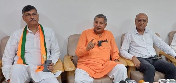 Preparations are being made to extend the connectivity of Vande Bharat train to Bhiwani: Dharambir Singh
