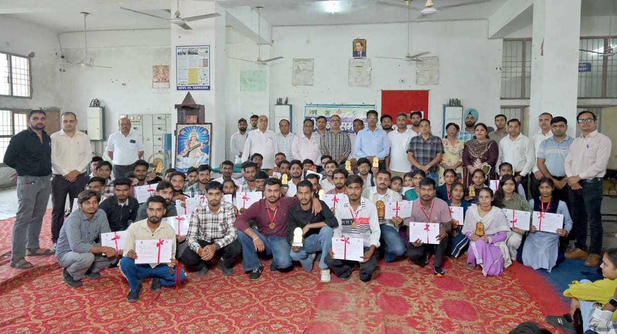 Meritorious students were honored at the convocation ceremony.