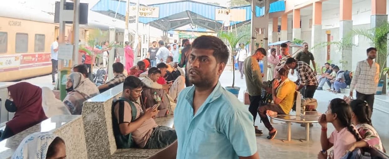 Waiting becomes a hindrance in returning home, trains full even before Diwali