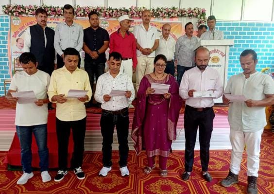 Newly elected office bearers of the Chamber of Commerce took oath.