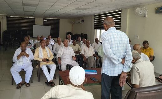 Retired police personnel held a meeting and raised pending demands.