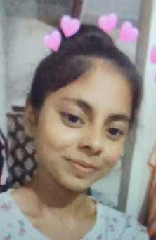 The body of a young woman missing for four days was found in a pond, slippers were found nearby.