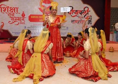 130 principals and teachers of the district honored on World Teachers' Day