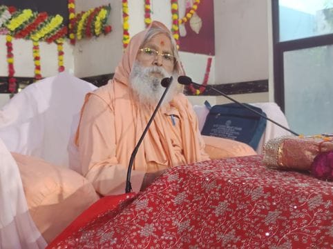 Man is fortunate to get satsang: Dr. Swami Divyanand