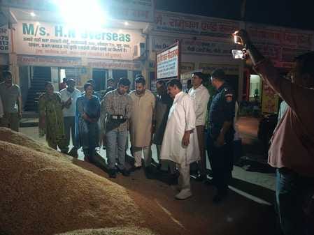 Food Minister inspected the grain market and took stock of the paddy procurement process.