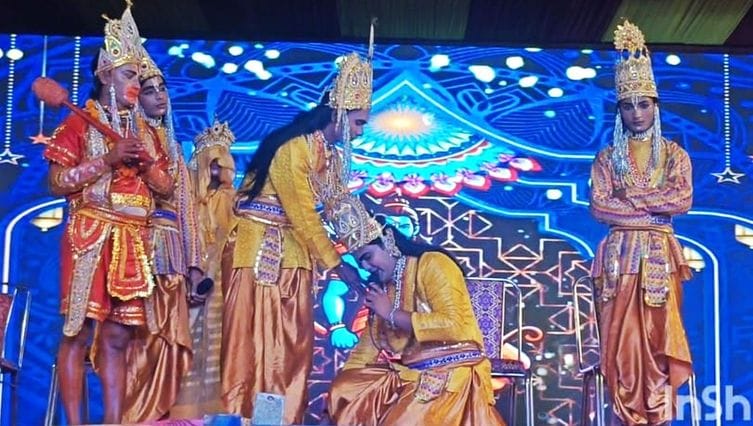 The pandal resonated with the spirit of Bharat Milap, a symbol of brotherhood.